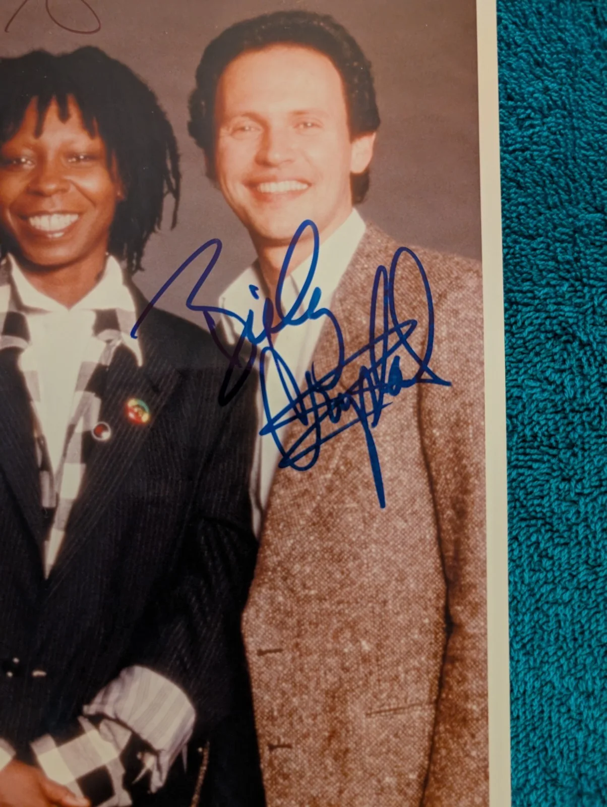 Robin Williams Whoopi Goldberg, Billy Crystal — Robin Williams Whoopi Goldberg Billy Crystal Signed Autograph 8x10 Photo, image 4