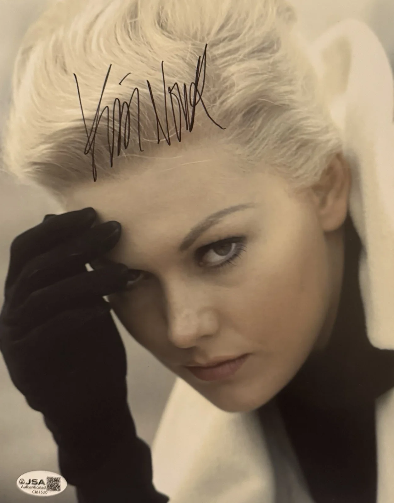 Kim Novak — Kim Novak Signed Autographed 8x10 Color Photo JSA