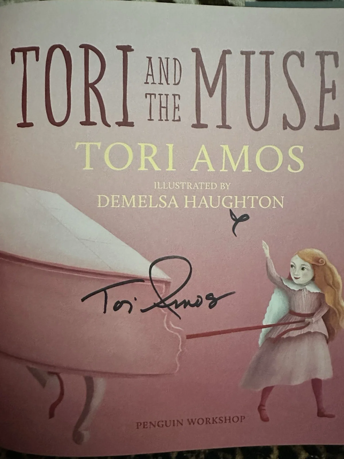 Tori Amos - Tori And The Muses Signed/Autographed Children’s Book - Brand New, изображение 2