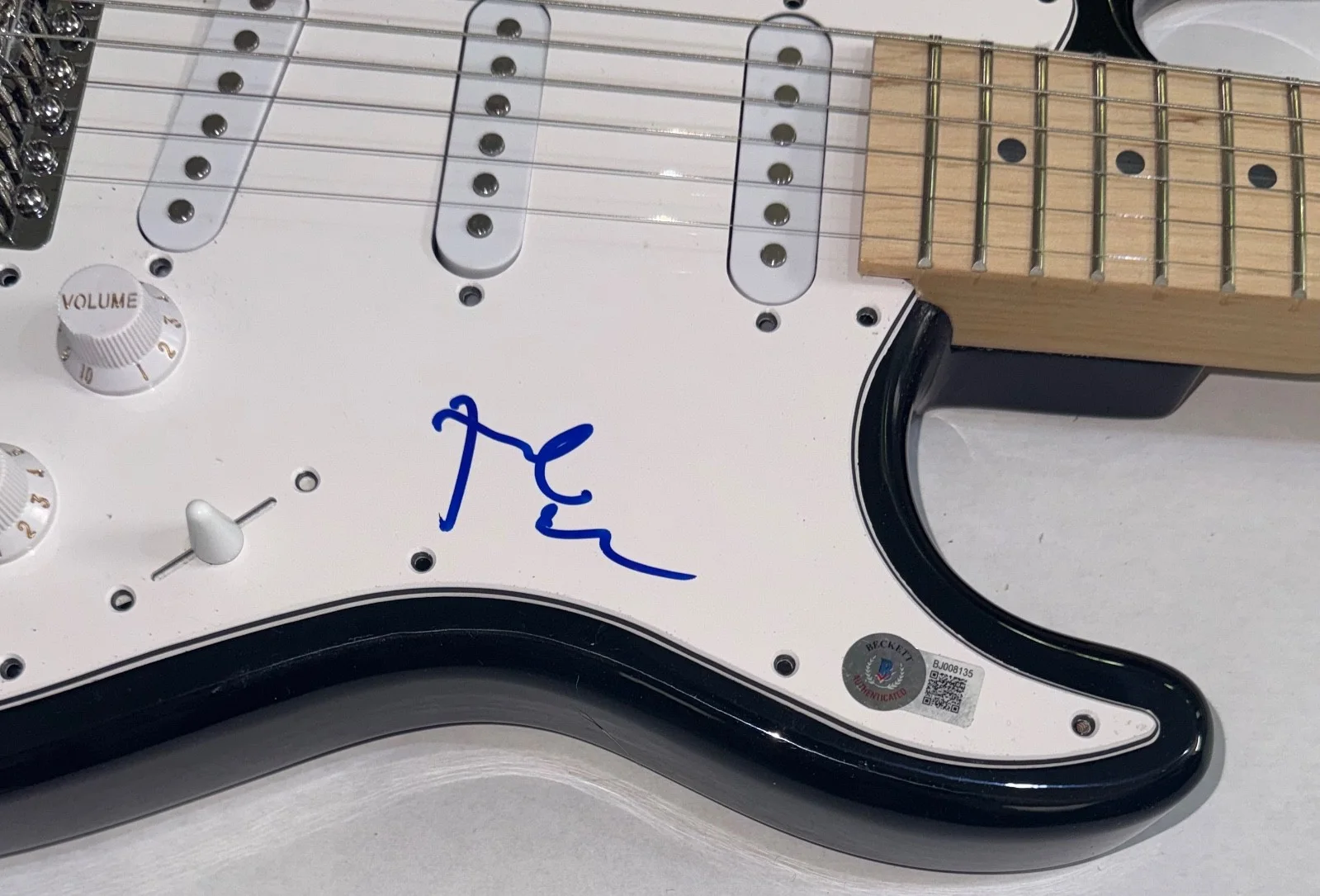 Tre Cool Green Day Signed Autograph Electric Guitar Band Drummer Beckett COA, изображение 3