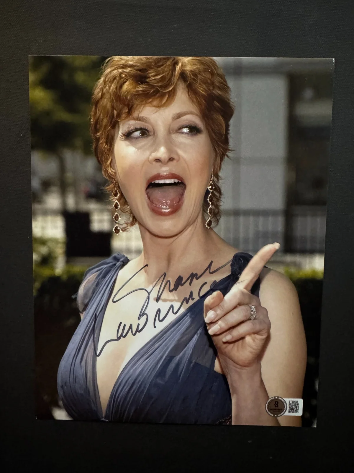 Sharon Lawrence — Sharon Lawrence Hot! signed autographed classic sexy 8x10 photo Beckett BAS coa