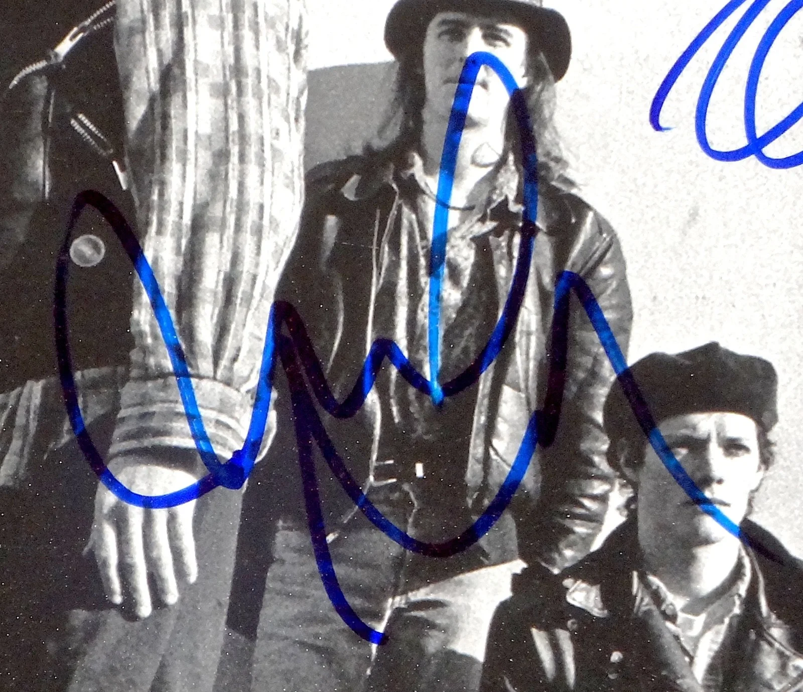 PEARL JAM HAND SIGNED AUTOGRAPHED VINTAGE 11X14 ORIGINAL BAND PHOTO BY 5! PROOF!, image 3