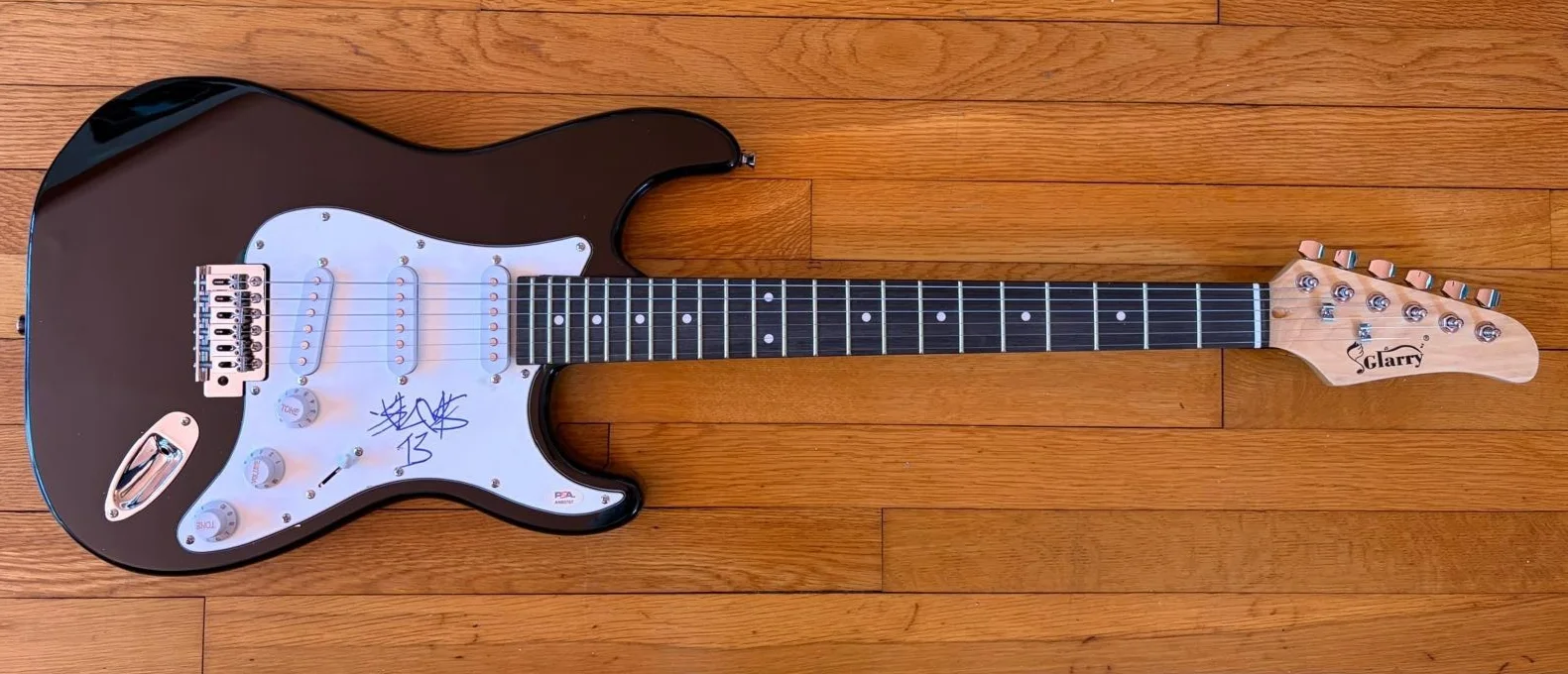 Travis Barker — TRAVIS BARKER SIGNED AUTOGRAPHED STRATOCASTER GUITAR BLINK 182 TRANSPLANTS PSA, image 2