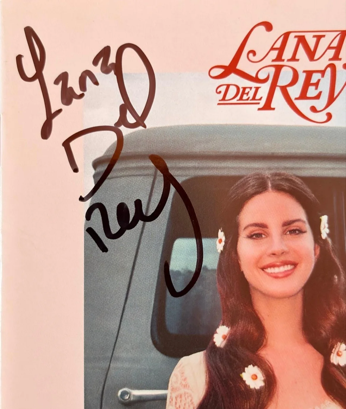 Lana Del Rey — LANA DEL REY SIGNED AUTOGRAPHED CD BOOKLET PSA SUMMERTIME SADNESS BORN TO DIE B, изображение 2