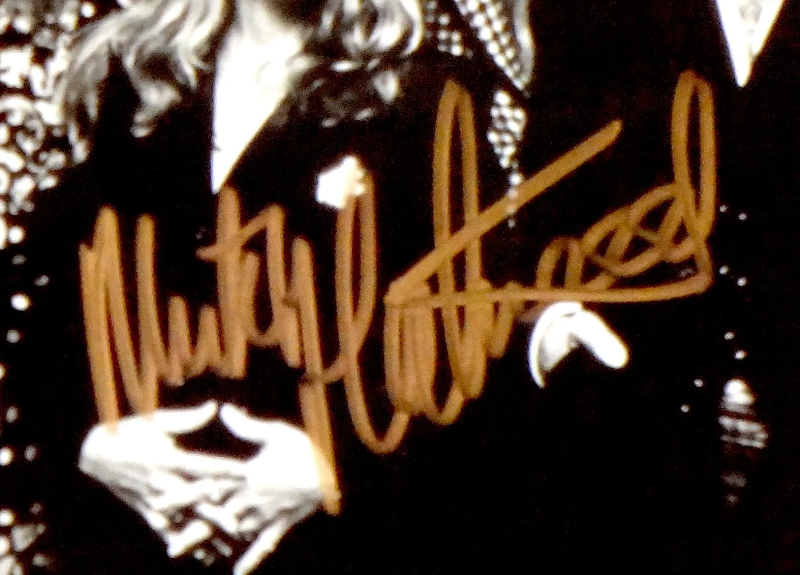 FLEETWOOD MAC HAND SIGNED AUTOGRAPHED LIFE MAGAZINE BY 3! RARE WITH C.O.A., изображение 2