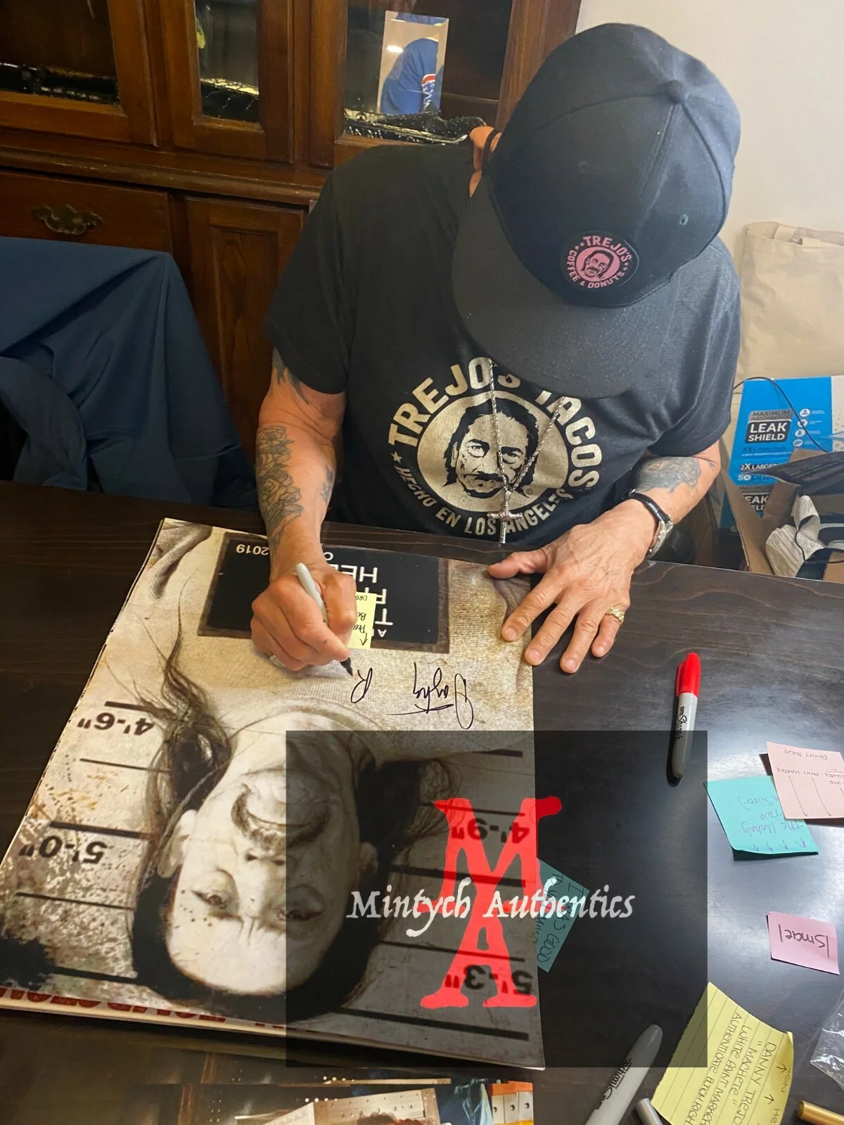 Danny Trejo — Danny Trejo autographed signed 8x10 photo Machete Beckett COA, изображение 2