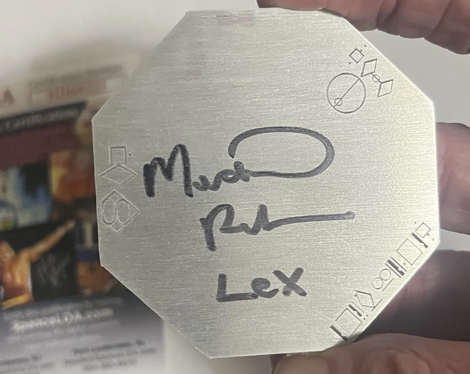 Michael Rosenbaum, John Glover — SMALLVILLE SIGNED CLARK’S SHIP KEY Michael Rosenbaum & John Glover JSA COA METAL, image 4