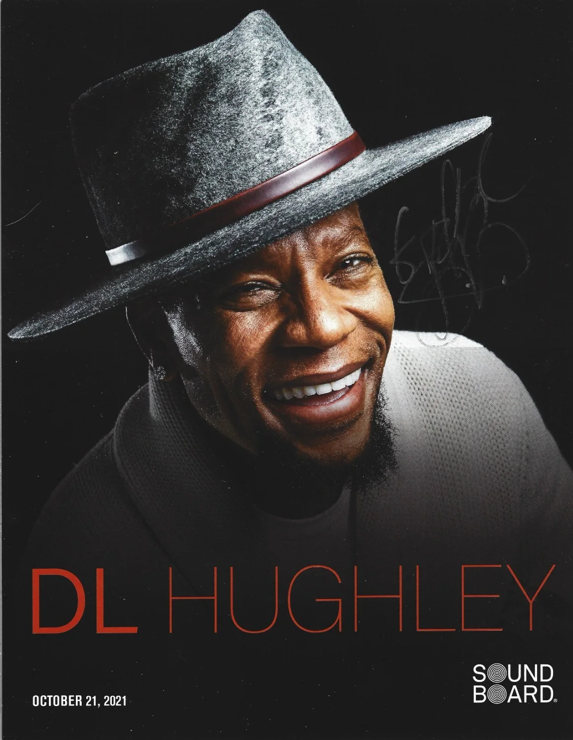 D.L. Hughley — D.L. Hughley SIGNED 8.5x11 Comedy Show Promo Photo #2 COA Autograph King Comedy