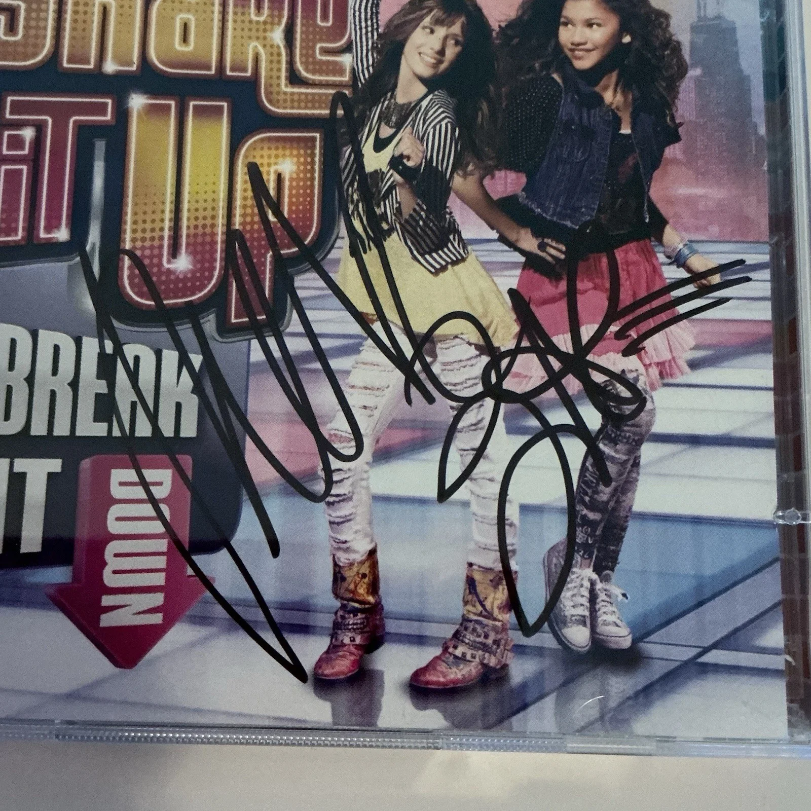Zendaya & Bella Thorne SIGNED "Shake It Up: Break It Down" CD/DVD -Disney Prove, image 2