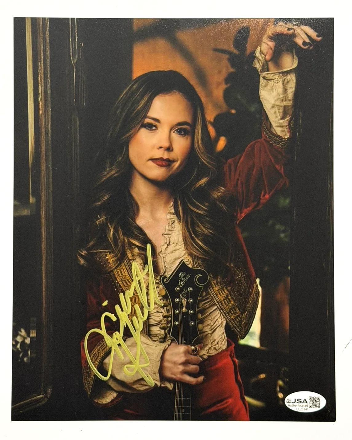 Sierra Hull Signed 8x10 Photo Auto Bluegrass Mandolin Artist JSA COA CL25341, изображение 2