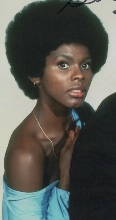 Gloria Hendry — GLORIA HENDRY in James Bond's "Live and Let Die" - Signed 8x10 Photo W/COA, изображение 3