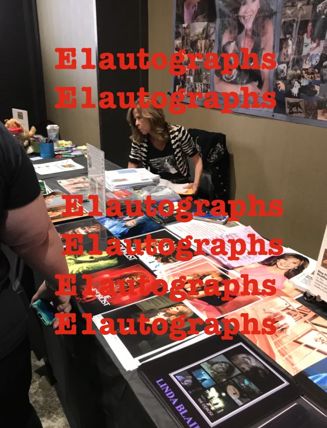 Linda Blair — Linda Blair signed The Exorcist 8x10 photo - In Person Proof., изображение 3