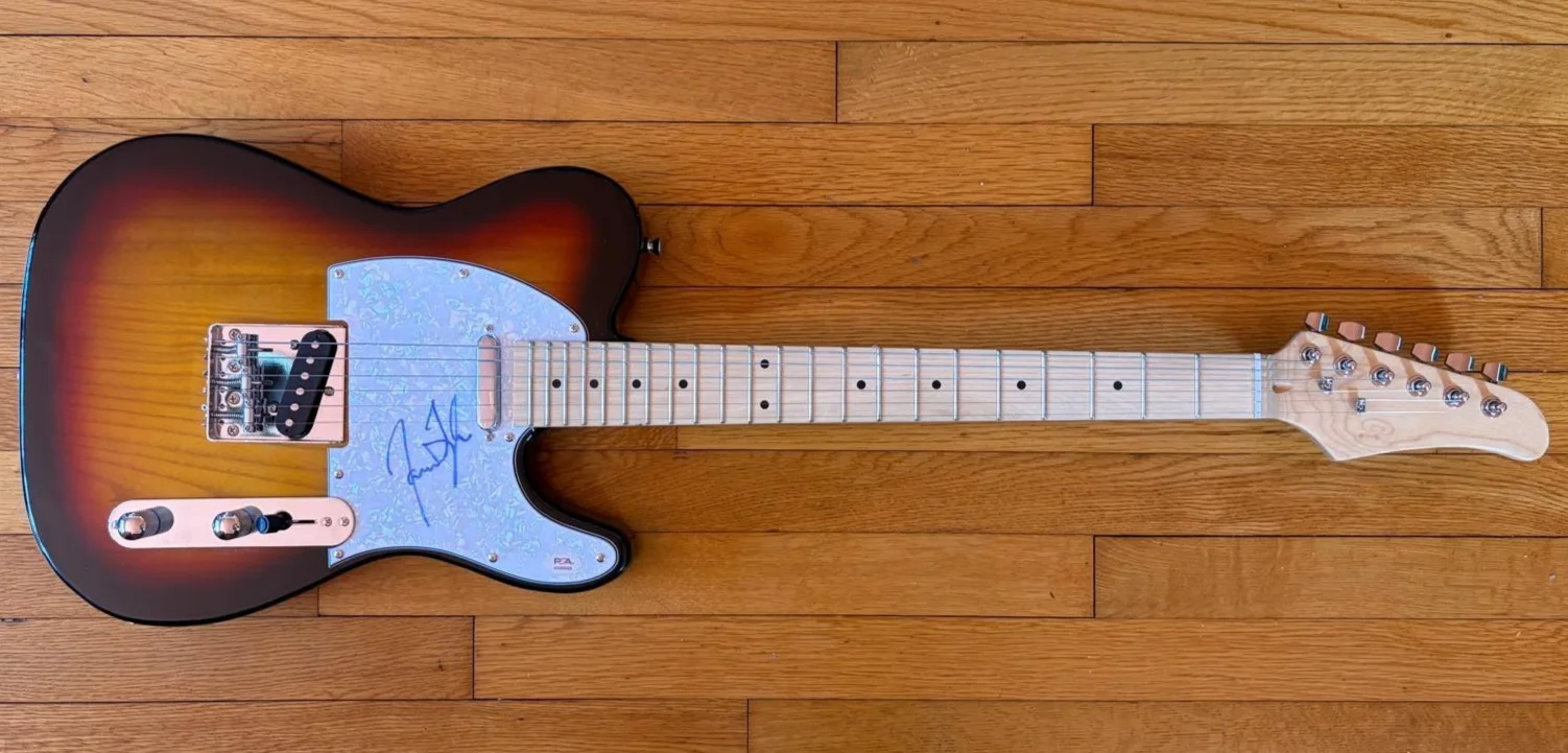 James Taylor — JAMES TAYLOR SIGNED TELECASTER GUITAR FIRE AND RAIN SWEET BABY JAMES PSA COA B, изображение 2
