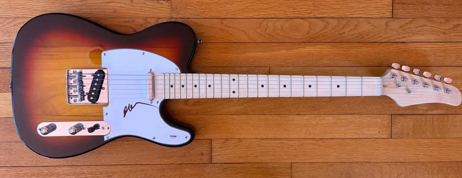 Willie Nelson — WILLIE NELSON SIGNED AUTOGRAPHED TELECASTER GUITAR ON THE ROAD AGAIN CRAZY PSA C, изображение 2