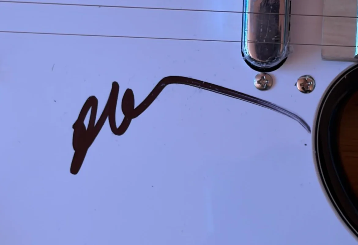 Willie Nelson — WILLIE NELSON SIGNED AUTOGRAPHED TELECASTER GUITAR ON THE ROAD AGAIN CRAZY PSA C, изображение 3