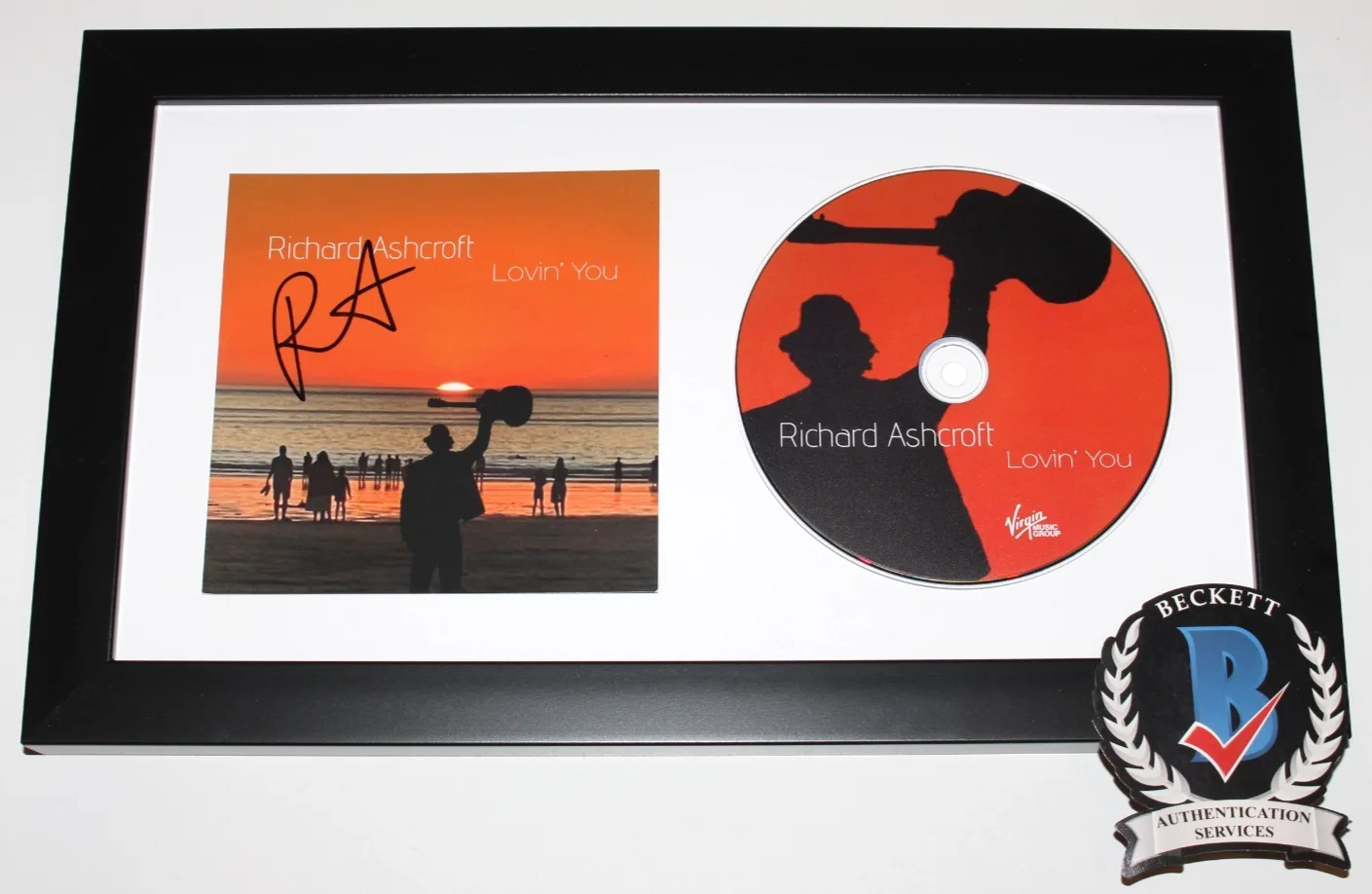 RICHARD ASHCROFT SIGNED FRAMED 'LOVIN' YOU' CD COVER BOOKLET VERVE BECKETT COA, изображение 2