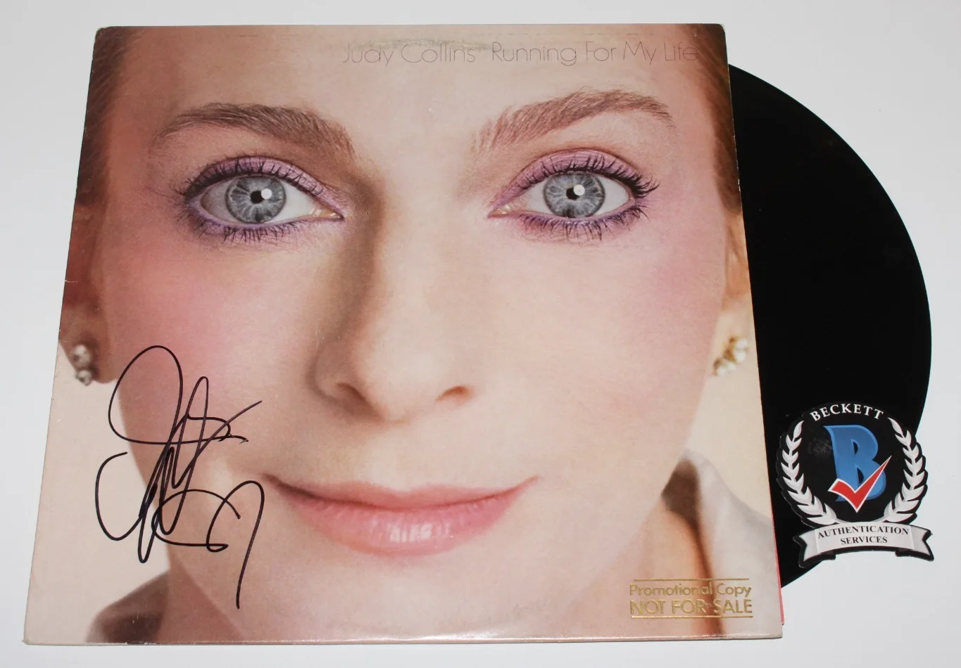 JUDY COLLINS SIGNED 'RUNNING FOR MY LIFE' VINYL RECORD ALBUM LP BECKETT BAS COA, изображение 2