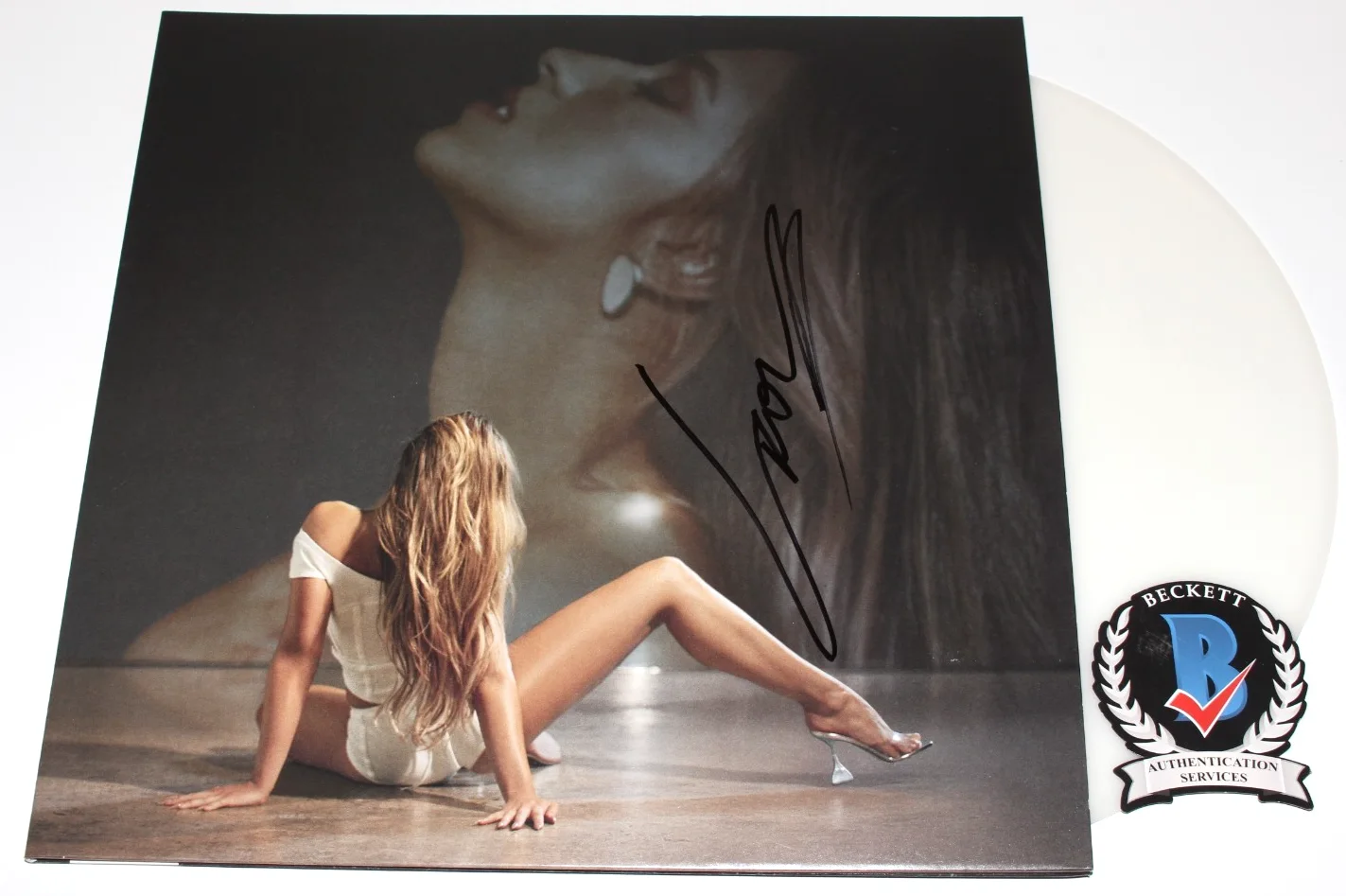 SINGER TATE MCRAE SIGNED 'SO CLOSE TO WHAT' ALBUM VINYL RECORD LP BECKETT COA, изображение 3
