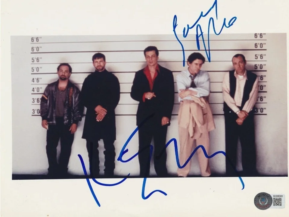KEVIN SPACEY & GABRIEL BYRNE — KEVIN SPACEY & GABRIEL BYRNE Signed USUAL SUSPECTS 8x10 PHOTO Beckett Auth (BAS)