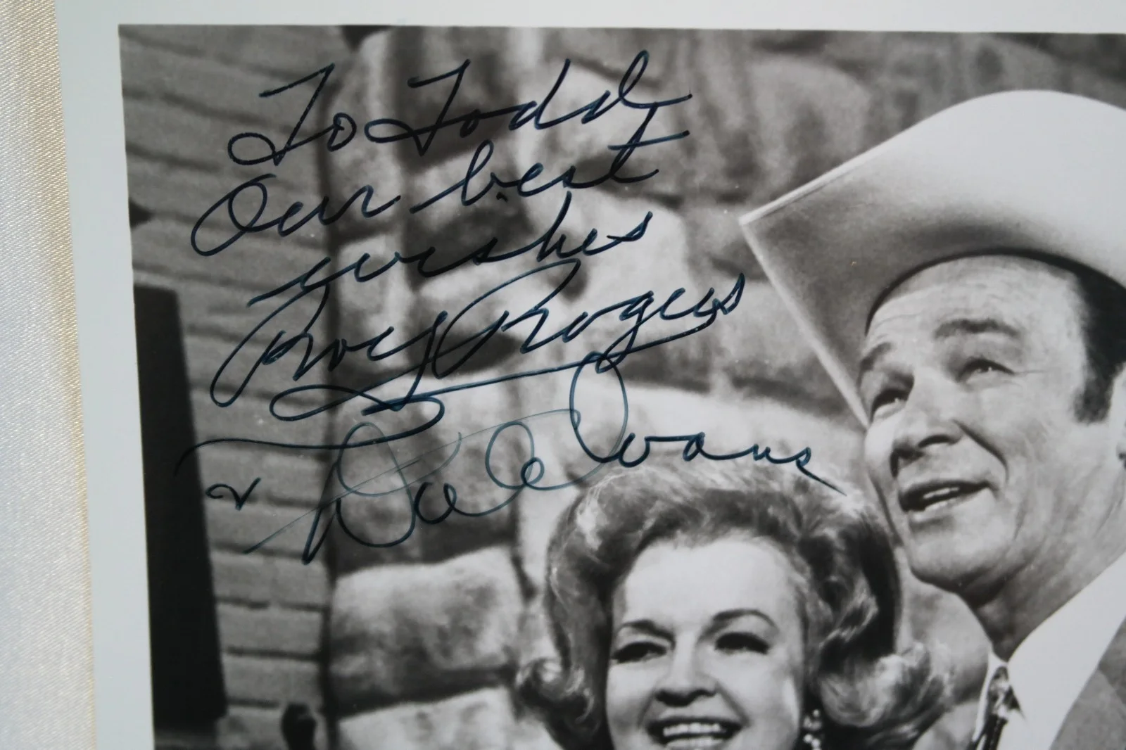 Roy Rogers & Dale Evans Personalized Double Autographed 8 x 10 Photograph, изображение 2