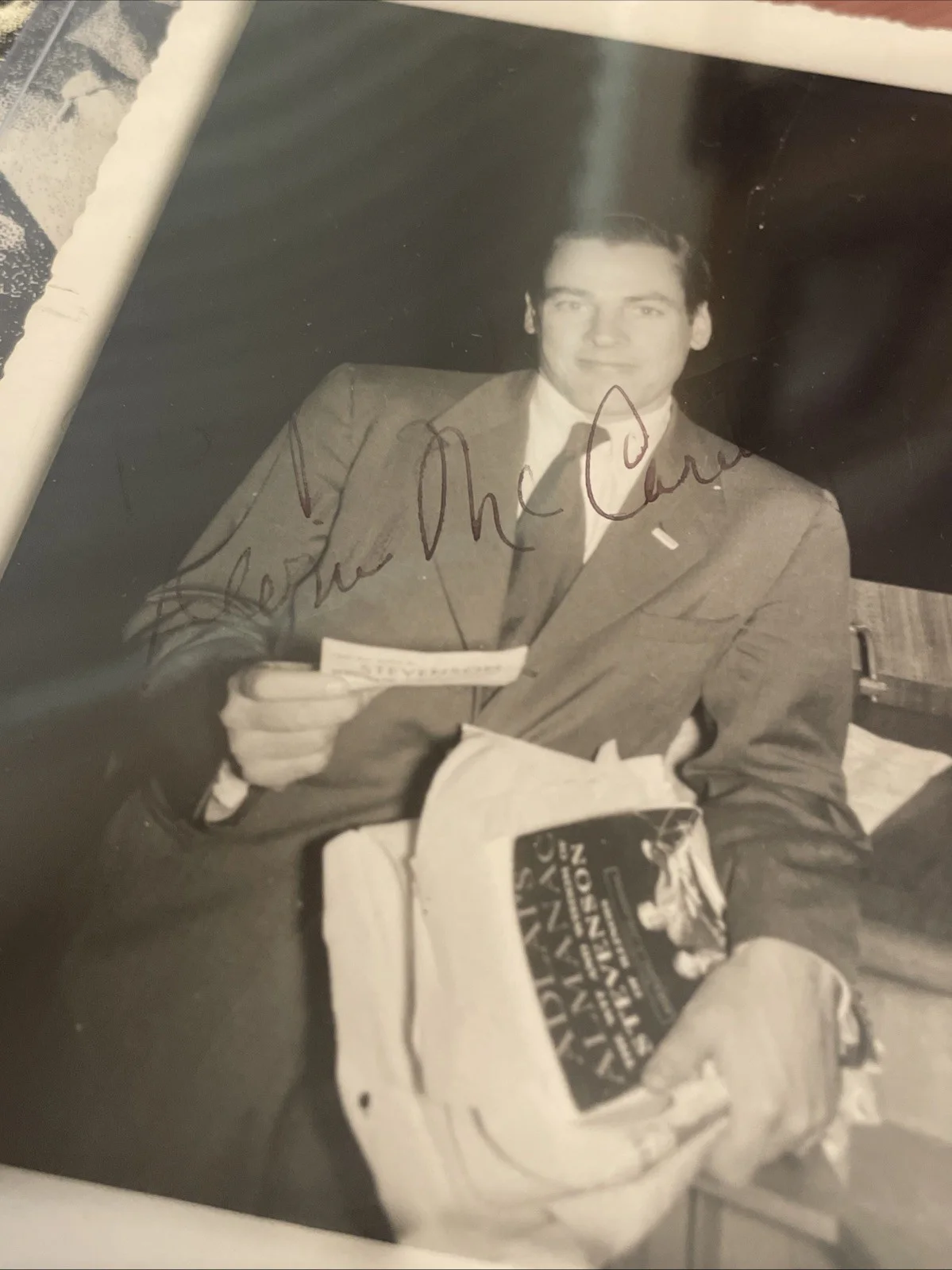 Kevin McCarthy — Kevin McCarthy Autograph Candid Photograph & Playbill Broadway Body Snatchers, image 2