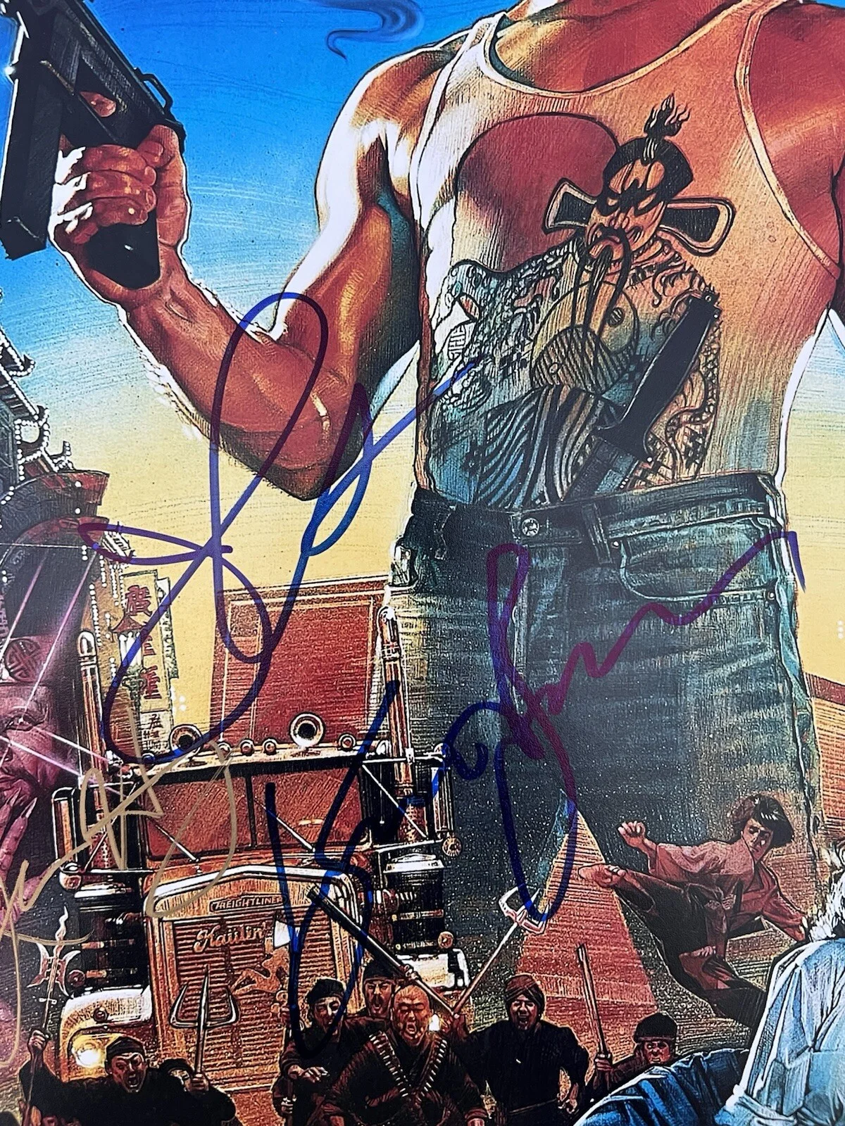 Kurt Russell, John Carpenter, James Hong, Dennis Dun — KURT RUSSELL SIGNED J.C. JAMES HONG +1 BIG TROUBLE IN LITTLE CHINA 11x17 PHOTO, изображение 4