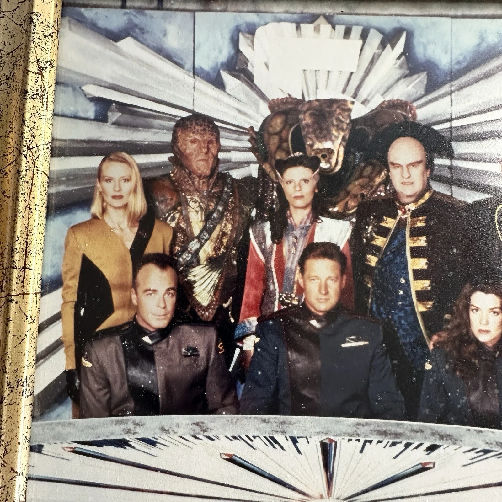 cast — Babylon 5 Cast Vintage 8”x10” Photo Signed By One Member, изображение 3