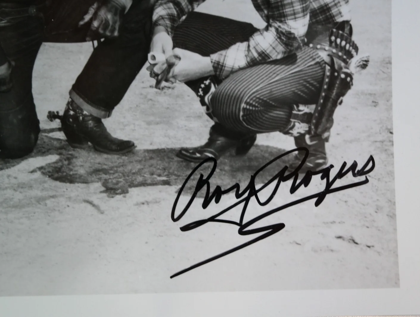 Roy Rogers & Monte Hale Autographed Bl/Wh Photograph, 8 x 10, изображение 3