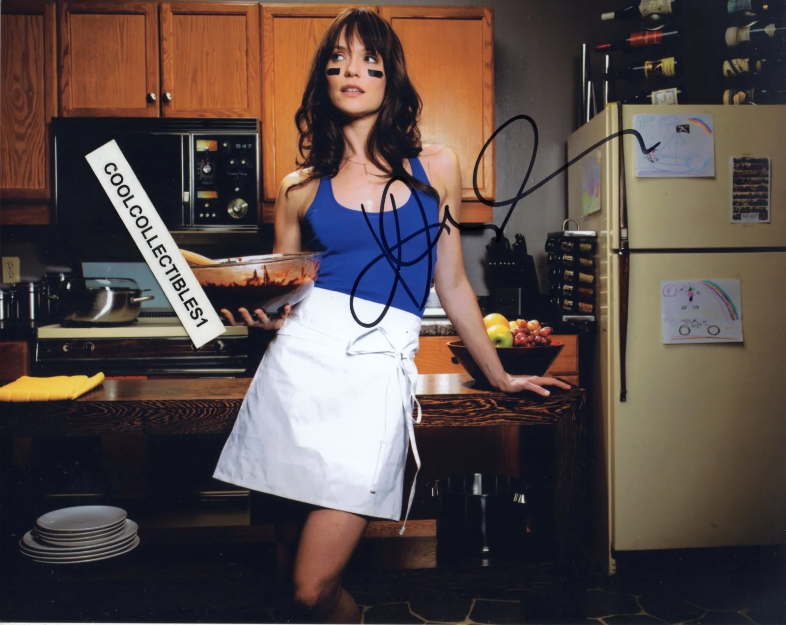 KATIE ASELTON — KATIE ASELTON "THE LEAGUE" IN PERSON SIGNED 8X10 COLOR PHOTO 2 COA