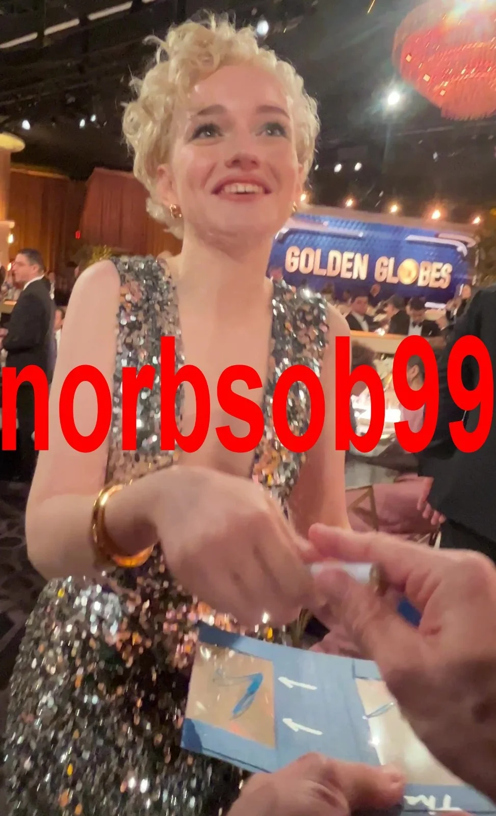 JULIA GARNER SIGNED OZARK RUTH LANGMORE FUNKO w/EXACT VIDEO PROOF & BECKETT COA, изображение 3
