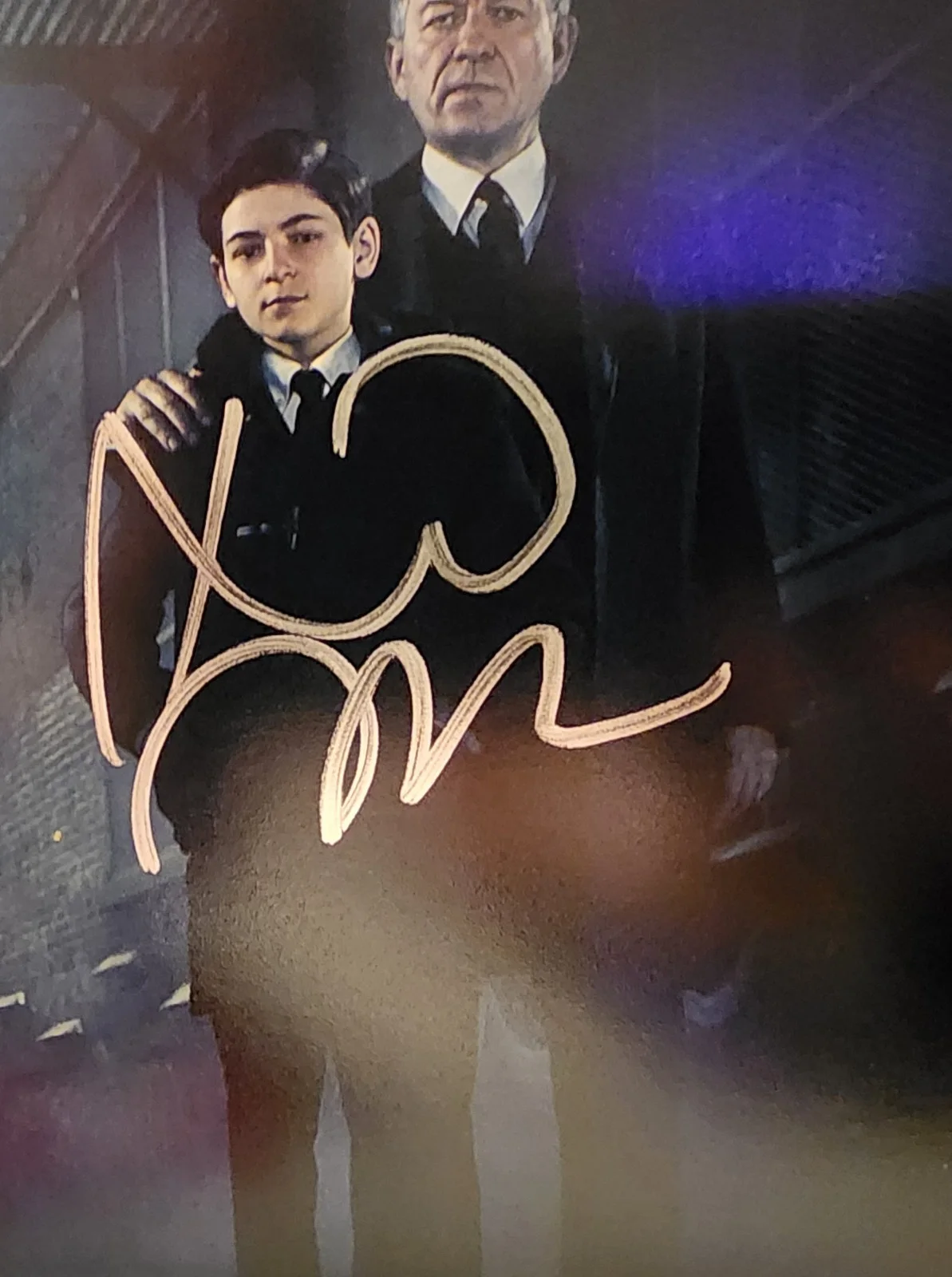 Ben McKenzie David Mazouz Clare Foley — Gotham Cast Signed Autograph 11x14 Photo Ben McKenzie David Mazouz Clare Foley, image 3