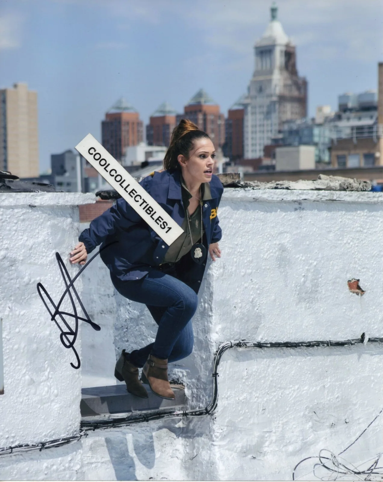 ANABELLE ACOSTA — ANABELLE ACOSTA "QUANTICO" IN PERSON SIGNED 8X10 COLOR PHOTO 2 COA
