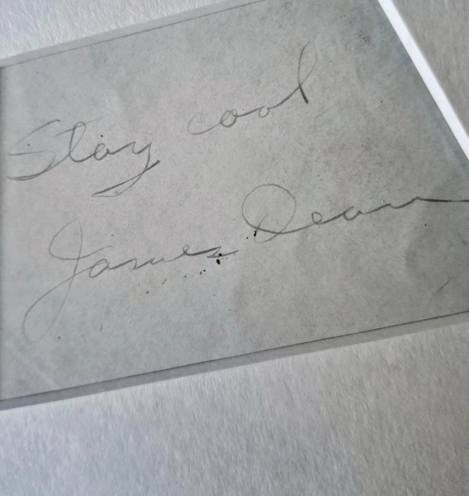 JAMES DEAN PHOTO WITH AUTOGRAPH 1955 - CERTIFIED - IN FRAME - IN GOOD CONDITION, изображение 2