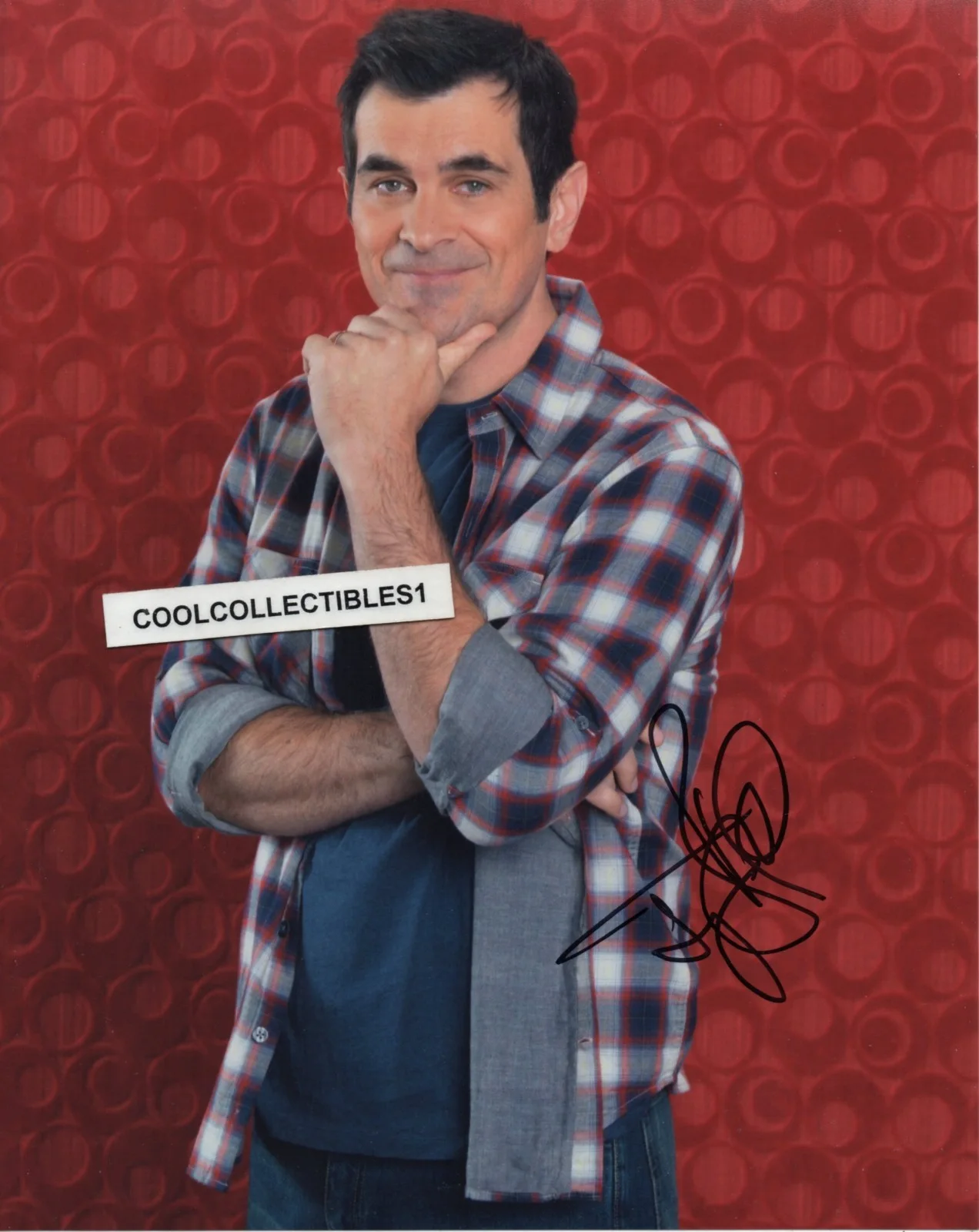 TY BURRELL — TY BURRELL "MODERN FAMILY" IN PERSON SIGNED 8X10 COLOR PHOTO 4 COA