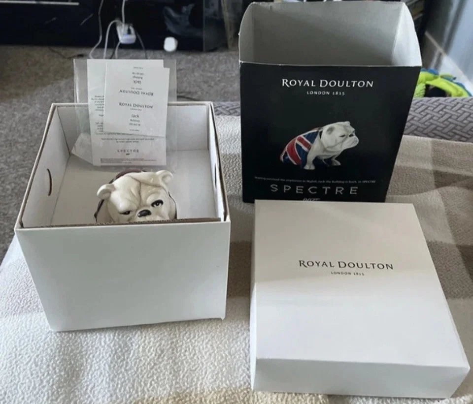 James Bond No time to die Royale Dalton “M” Bulldog, image 2