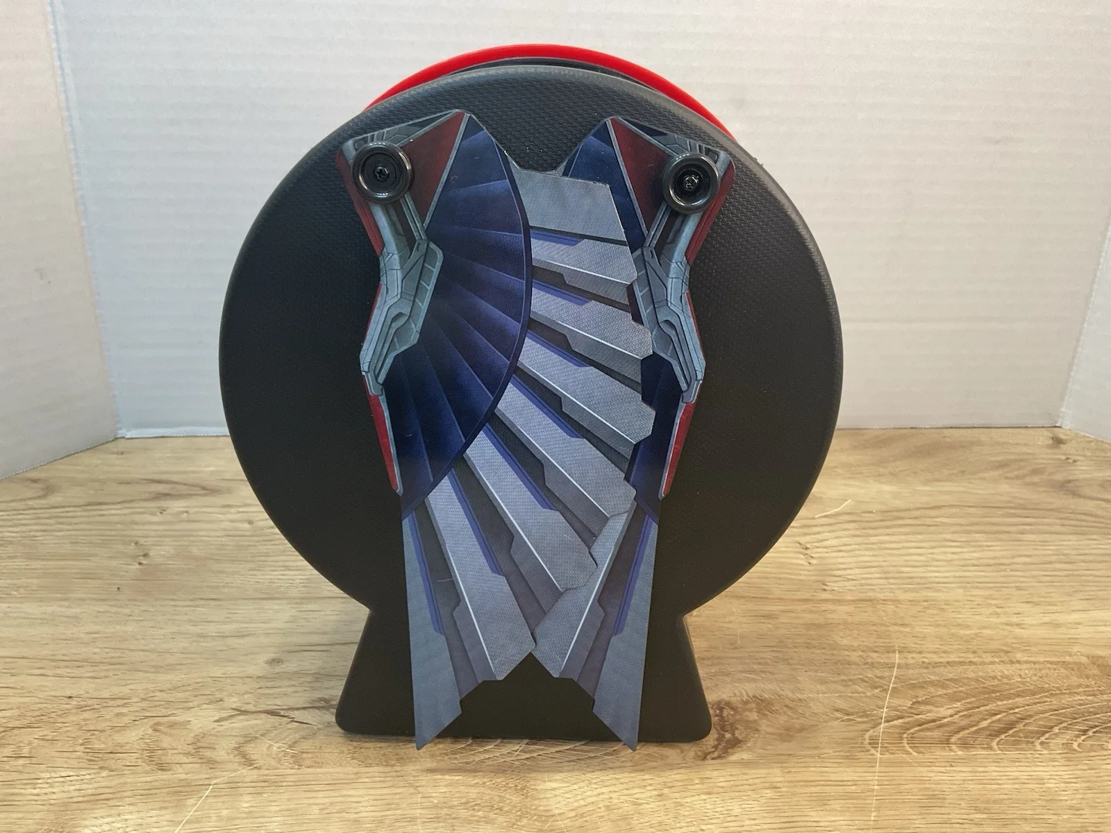 Captain America: Brave New World Winged Shield Popcorn Bucket Limited Edition, изображение 4