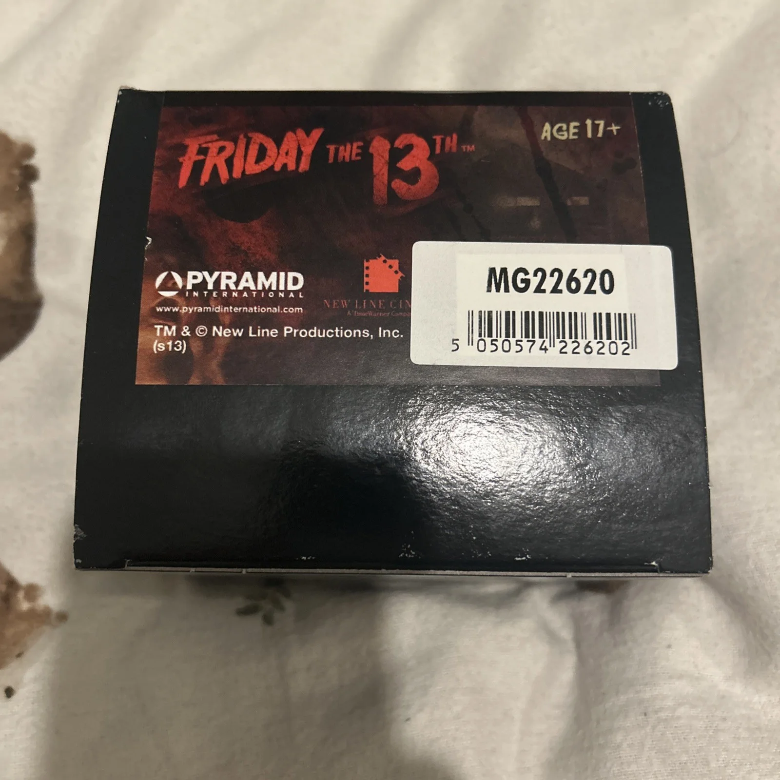 BOXED PYRAMID INTERNATIONAL OFFICIAL WHITE FRIDAY THE 13TH JASON VOORHEES MUG, изображение 2