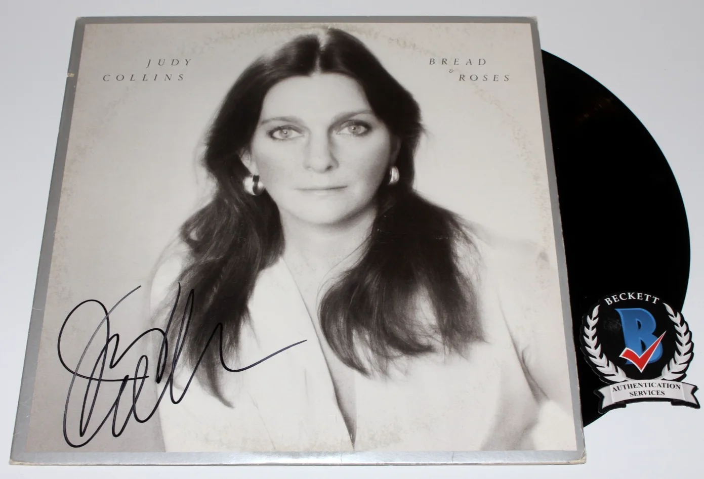JUDY COLLINS SIGNED 'BREAD AND ROSES ' VINYL RECORD ALBUM LP BECKETT BAS COA, image 2