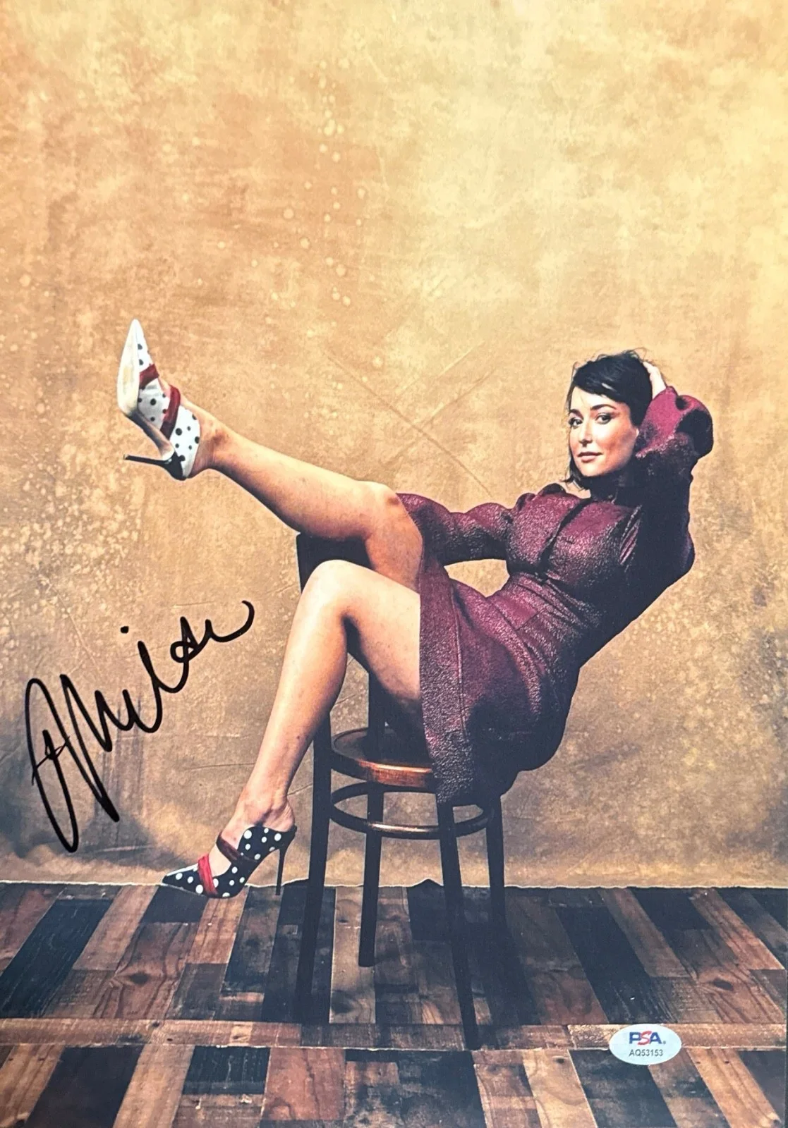 Milana Vayntrub — Milana Vayntrub Signed 11x14 Photo Actress PSA AQ53153