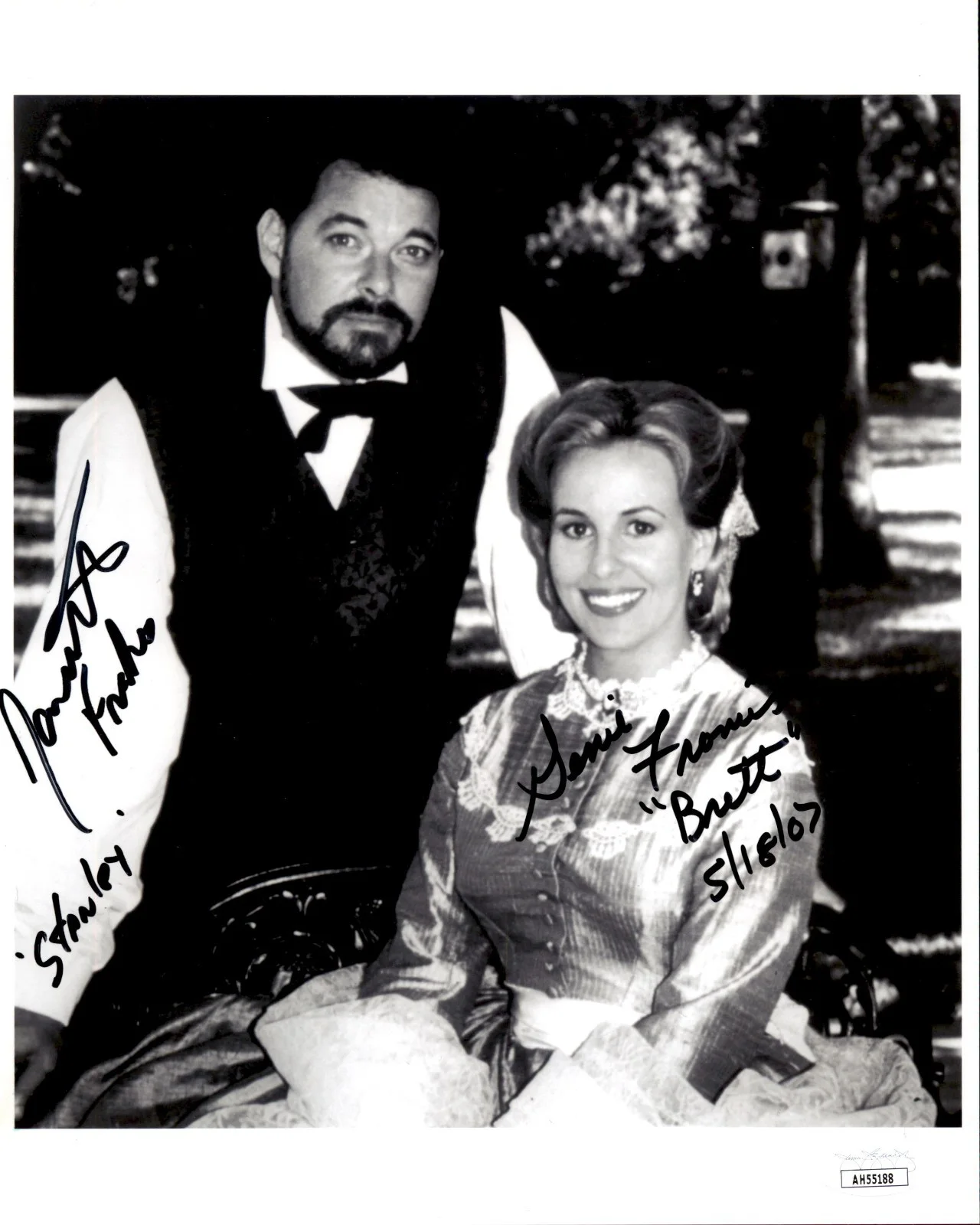 Jonathan Frakes; Genie Francis — Jonathan Frakes & Genie Francis Signed Love & War 8x10 Photo JSA COA TNG