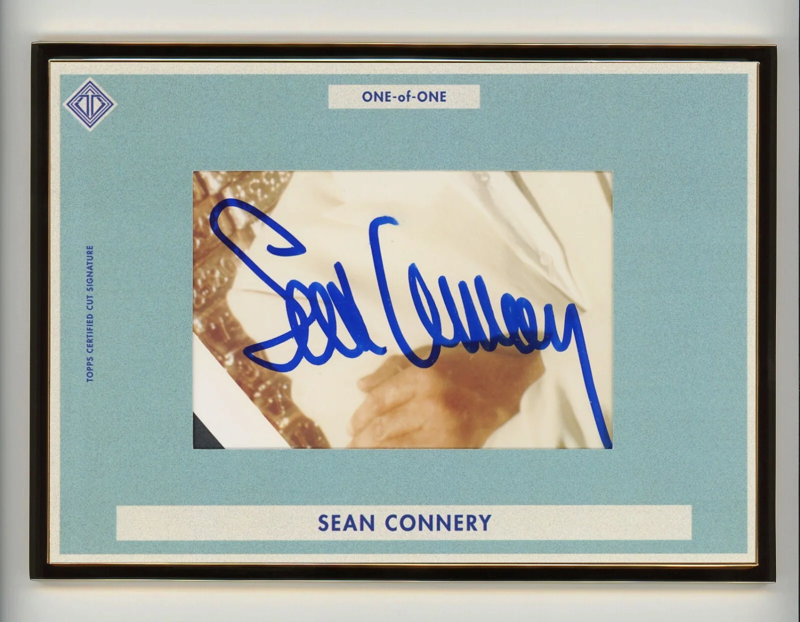 Sean Connery — Sean Connery 2022 Topps Bowman Transcendent 1/1 Oversized Cut Signature Auto, изображение 3