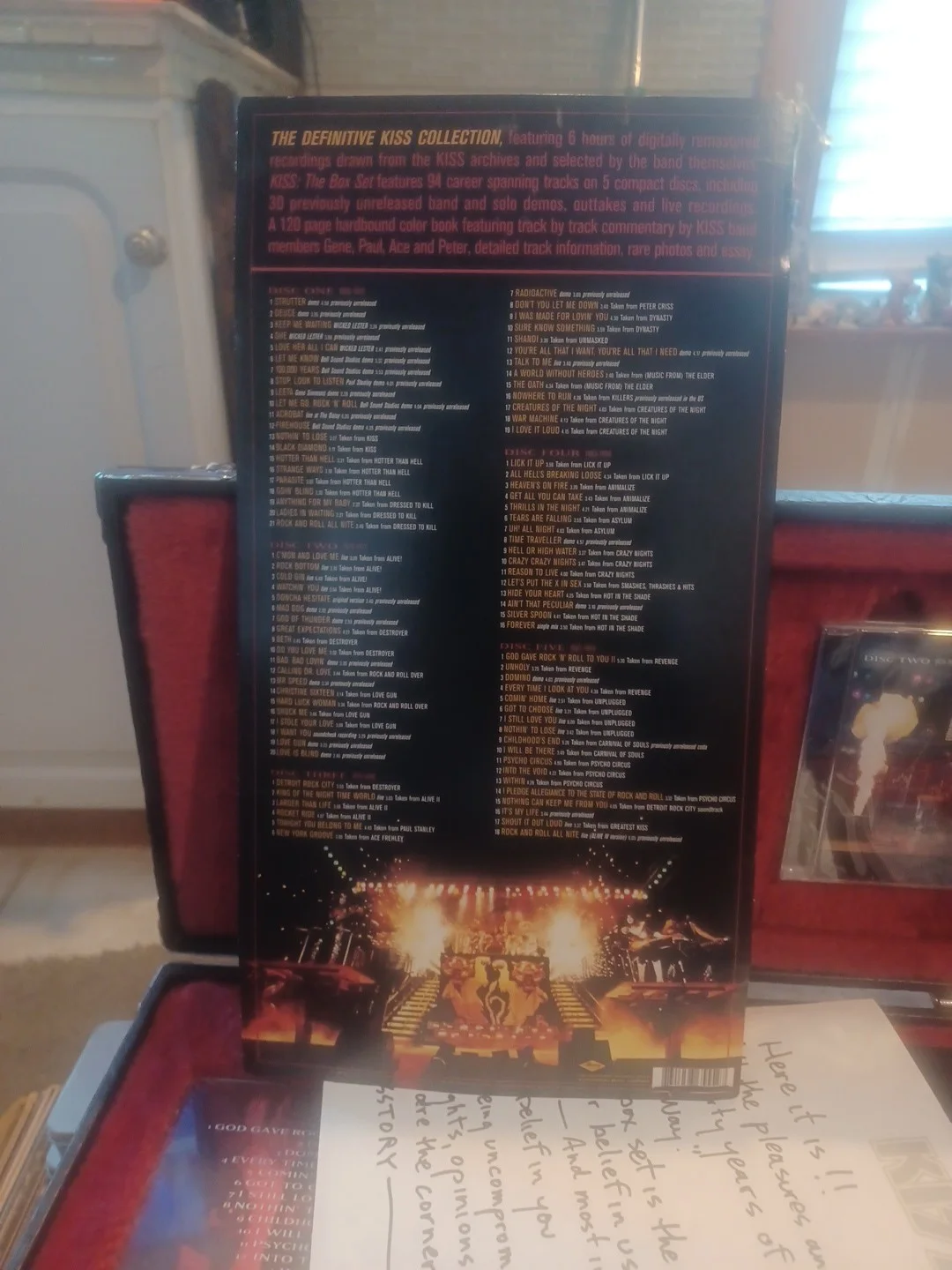 KISS Official 5CD set with Booklet, Guitar Case Shaped Box Set Kisstory, изображение 3