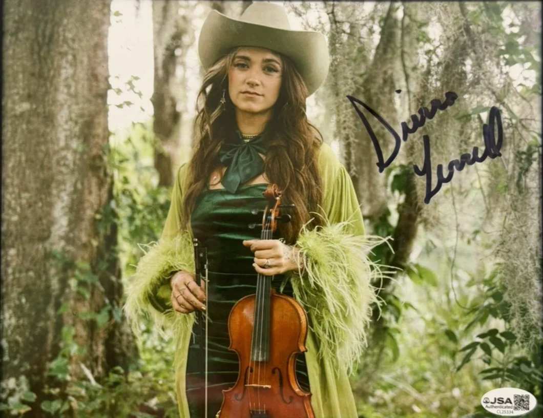 Sierra Ferrell Signed 8x10 Photo Framed Autographed JSA COA CL25334 Country Folk, image 2