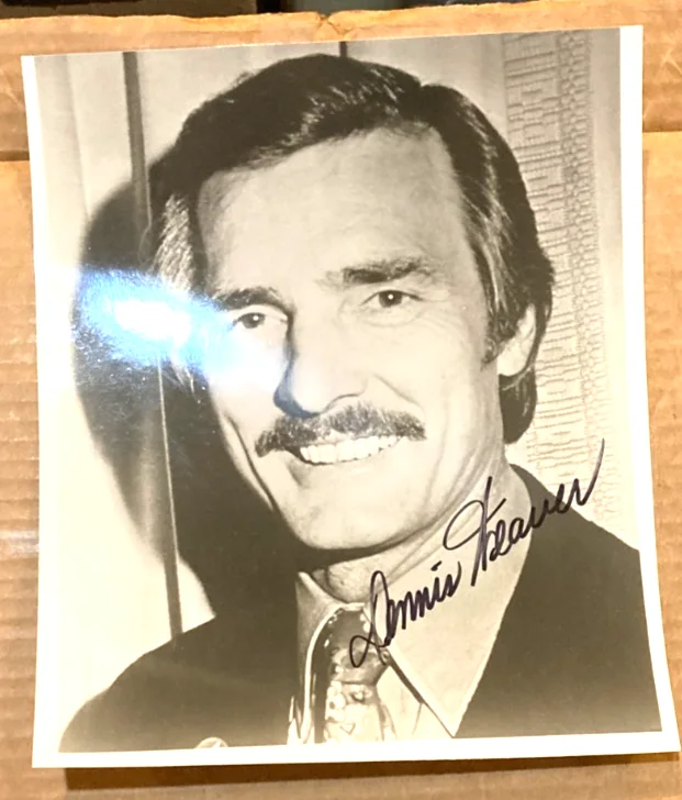 DENNIS WEAVER — DENNIS WEAVER SIGNED Autograph Photo 8x10 Movie Actor Film Signed star /CERT.