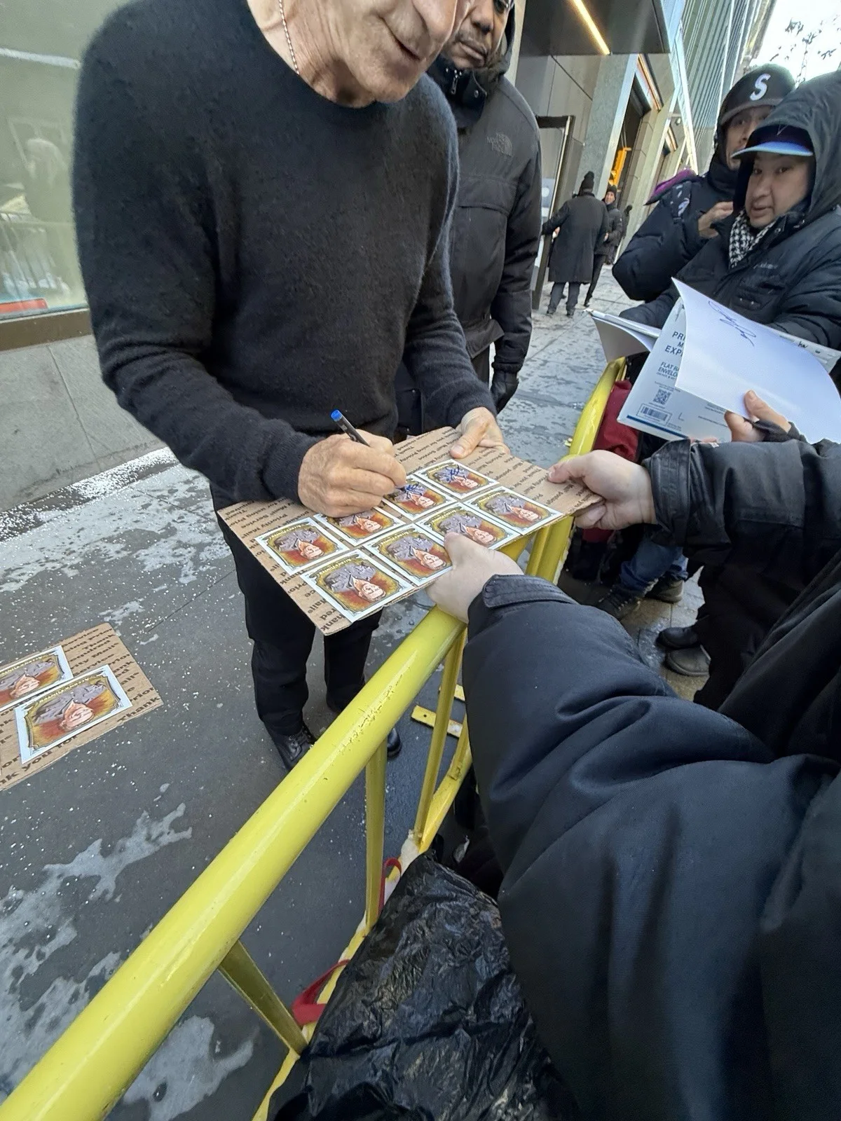 Jeff Probst — Jeff Probst Signed 2024 Topps Allen & Ginter Survivor Card with Exact Proof, image 2