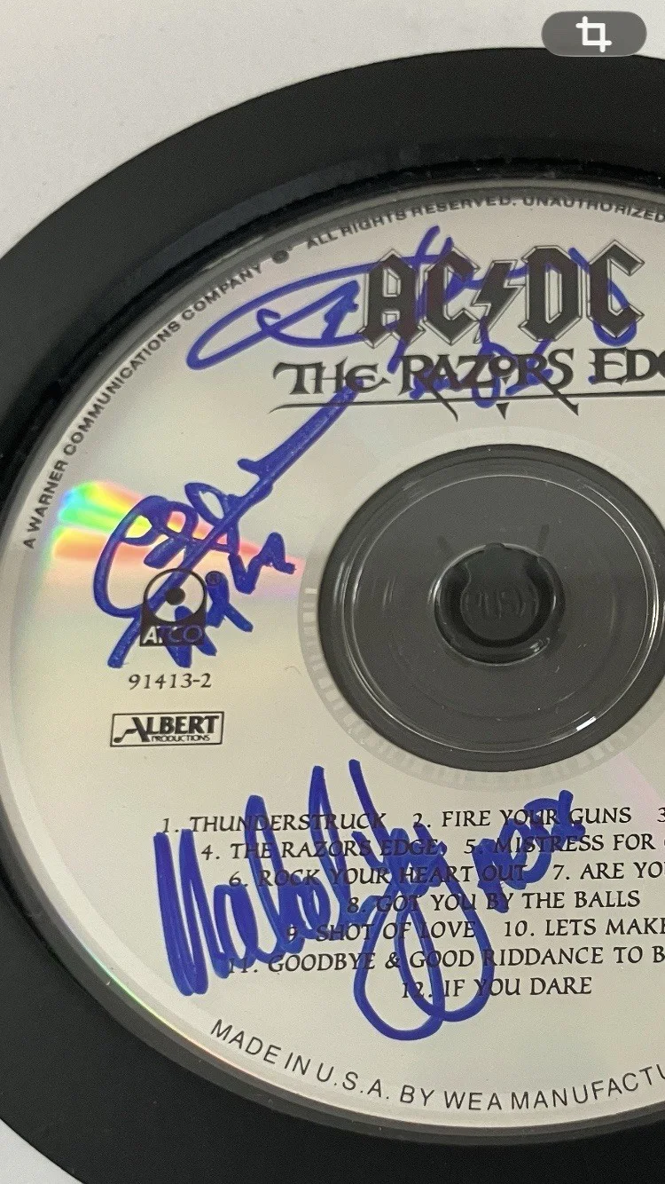 AC/DC SIGNED/AUTOGRAPHED CD FRAMED WITH COA, изображение 2