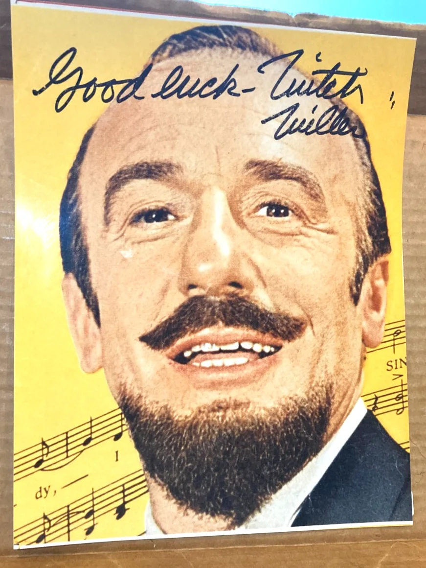 MITCH MILLER — MITCH MILLER MUSICIAN Signed 8x10 Autographed COLOR GLOSSEY Photo/CERT.