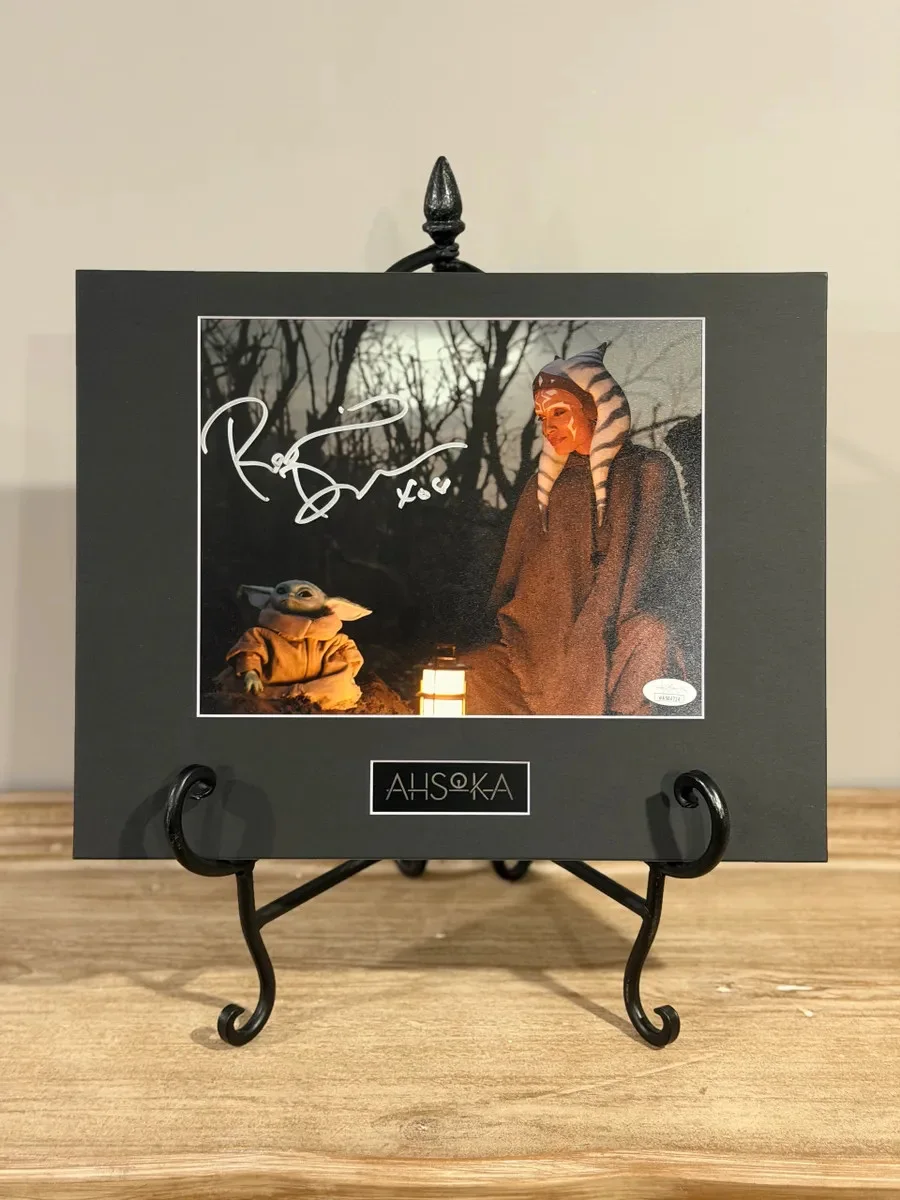 Rosario Dawson — Rosario Dawson Signed Ahsoka 8x10 Photo