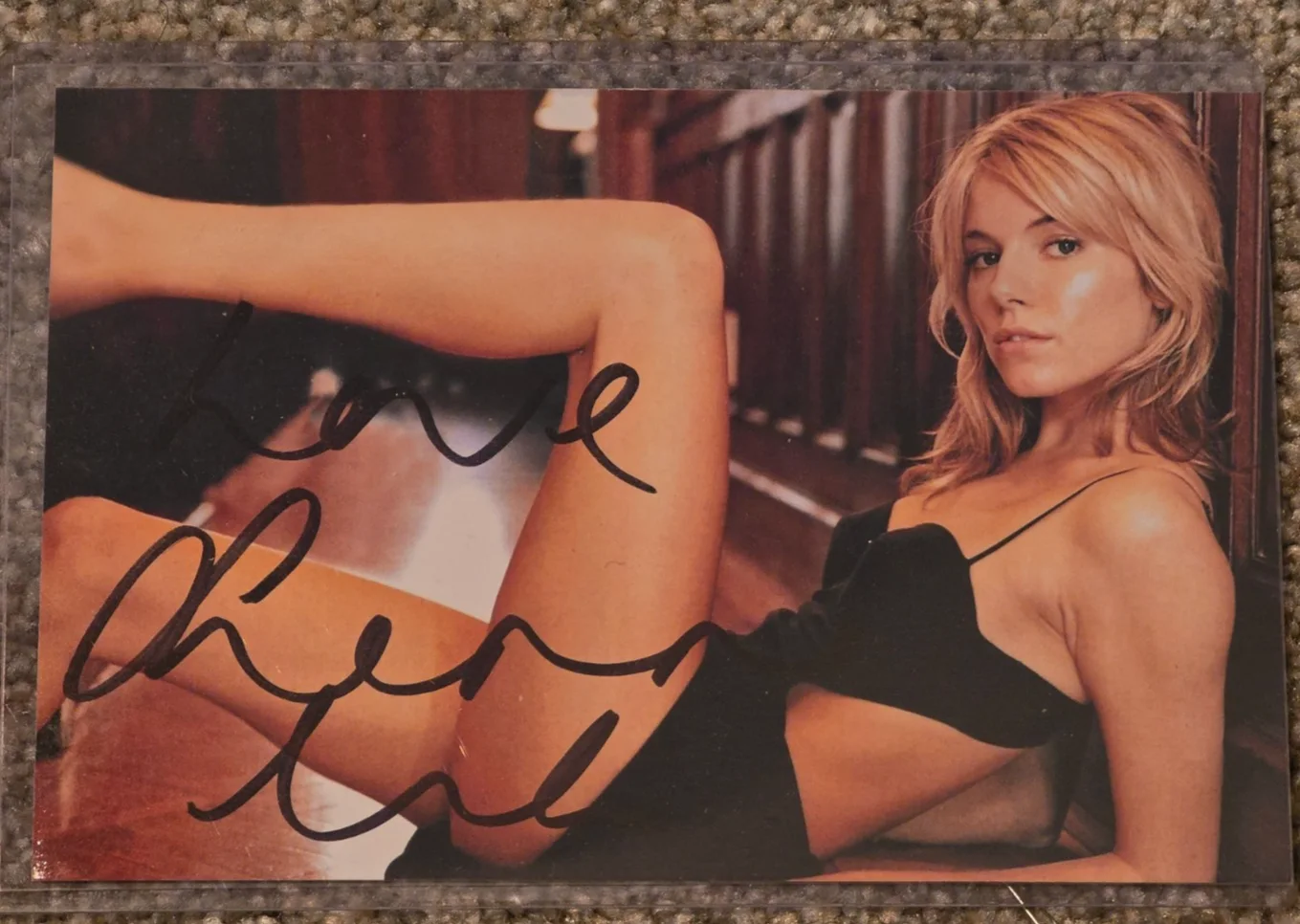 Sienna Miller — Sienna Miller "Layer Cake," "American Sniper," etc. AUTOGRAPH 3x5 Photo; RARE!