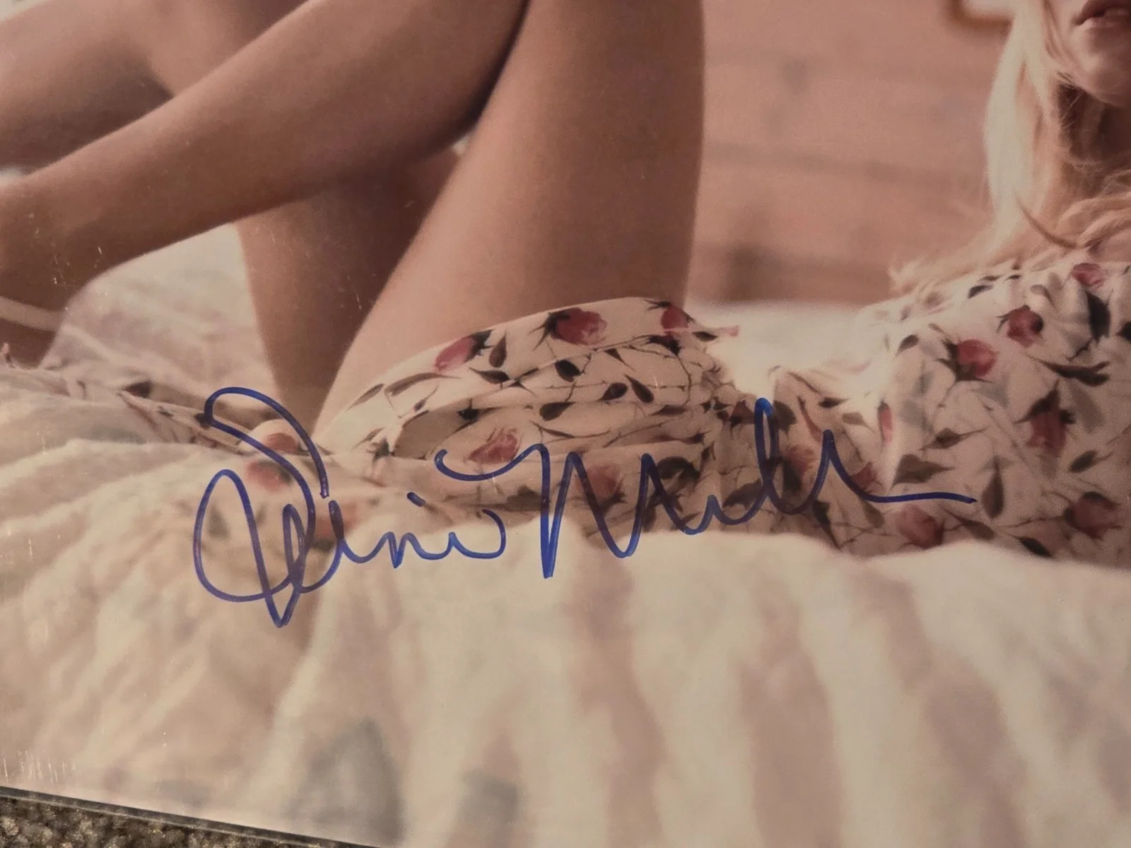 Sienna Miller — Sienna Miller "Layer Cake," "American Sniper," etc. AUTOGRAPH 8x10 Photo; w/COA!, изображение 2